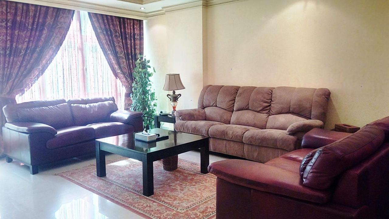 Appartamento Zubara Plaza II Al Manamah Esterno foto