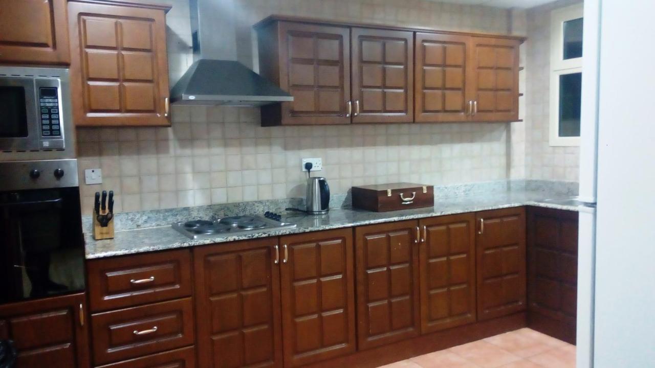 Appartamento Zubara Plaza II Al Manamah Esterno foto